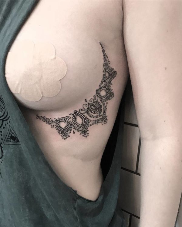 Side-Boob Mandala