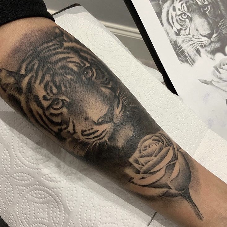 61 Immense Tiger Rose Tattoo Ideas [2024 Inspiration Guide] | Tiger tattoo  images, Rose tattoos, Rose tattoo